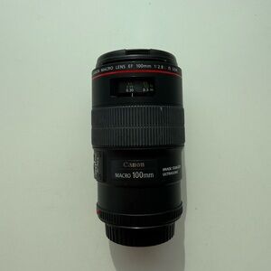 Canon Black Macro Lens EF 100mm f/2.8L IS USM